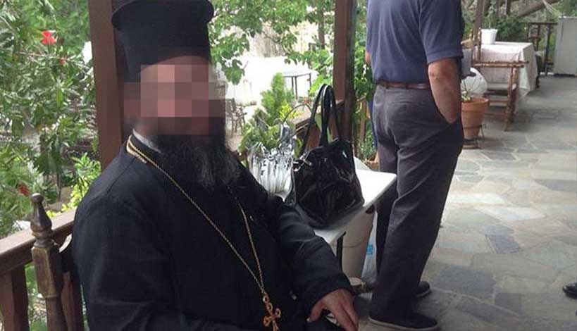 Ο ιερέας απειλούσε τον 14χρονο για να μην αποκαλύψει τις γυμνές φωτογραφίες