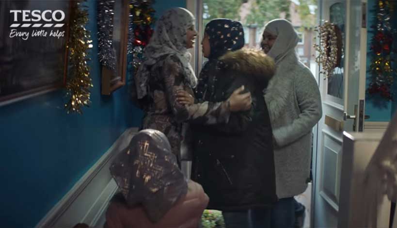 Χριστουγεννιάτικη διαφήμιση χωρίς χριστιανούς, αλλά με μουσουλμάνους