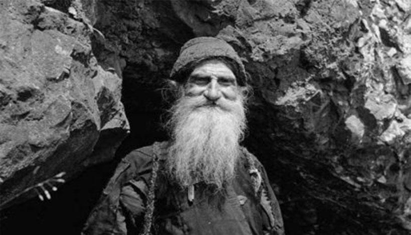 Για τρεις αφανείς αναχωρητές αγίους στον Άθωνα και τον άγγελο που τους υπηρετούσε