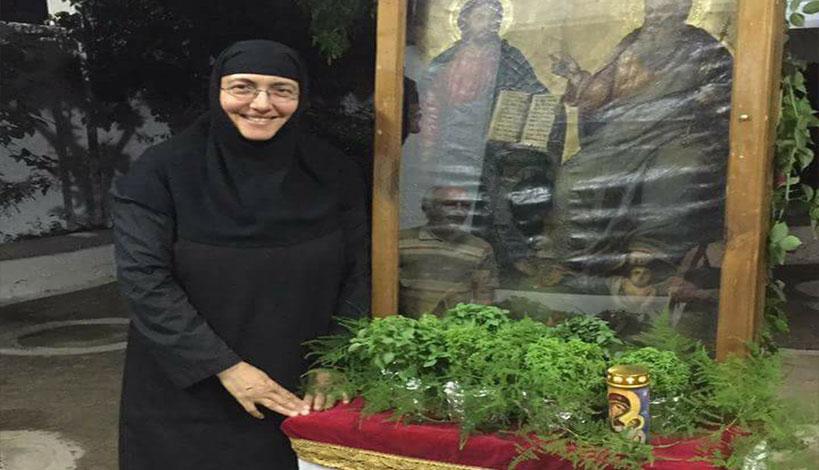 Μοναχή Σωφρονία: «Όλοι μας πίσω από τα χαμόγελα κρύβουμε και έναν μεγάλο σταυρό»