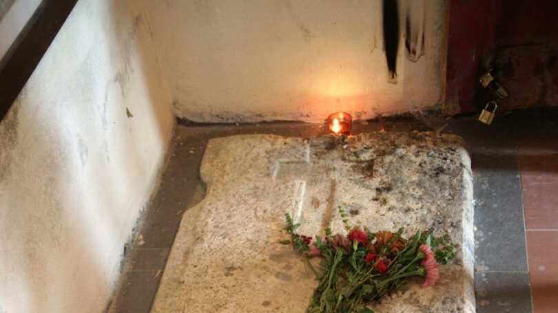 Προσκύνημα στον τάφο του πατροΚοσμά στο Κολικόντασι Ηπείρου ΦΩΤΟ