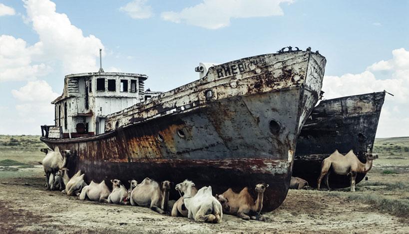 Λύθηκε το μυστήριο με τα τέσσερα μεγάλα πλοία στην έρημο του Καζακστάν