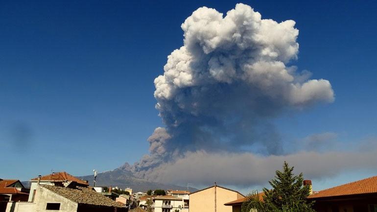 Μετά το Κρακατόα στην Ινδονησία εξερράγη και το ηφαίστειο της Αίτνας στην Ιταλία