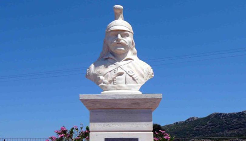 Ι.Μ. Κυθήρων: Επιμνημόσυνη δέηση και κατάθεση στεφάνων στο μνημείο του Θεόδωρου Κολοκοτρώνη