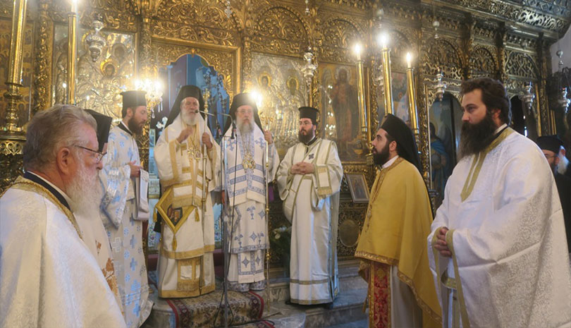 Στις 5 η εξόδιος ακολουθία του Μητροπολίτη Λήμνου και Αγίου Ευστρατίου Ιερόθεου - ΦΩΤΟ