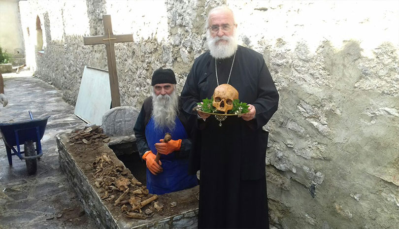 Ι.Μ. Παναγίας Καλαμούς Ξάνθης : Εκταφή ιερών λειψάνων εκτελεσθέντων Πατέρων και αίτημα αγιοκατάταξης