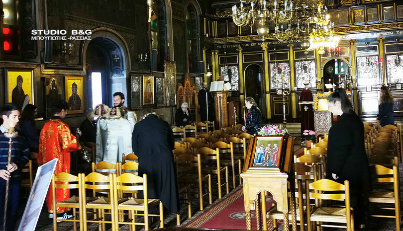 Θεία λειτουργία εν μέσω κορωνοϊού