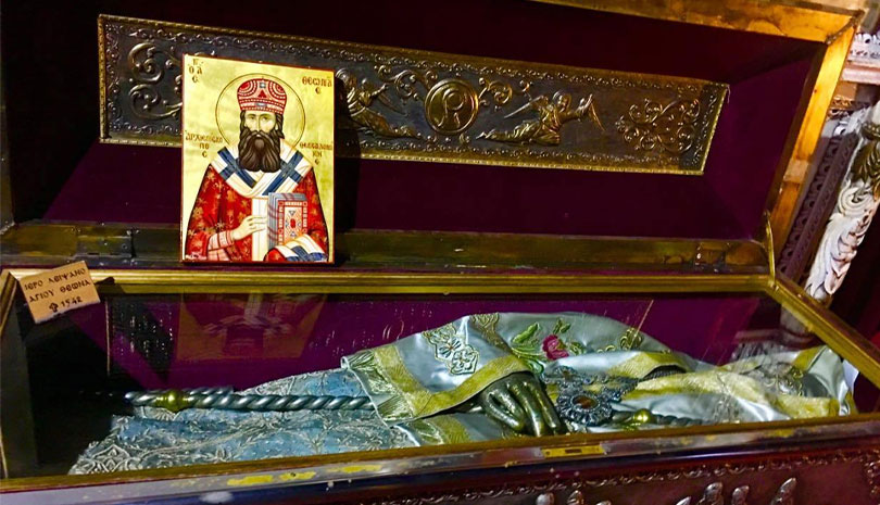 Προεόρτιος Θεία Λειτουργία επί το ιερό σκήνωμα του Αγίου Θεωνά - Μέγας Αρχιερατικός Εσπερινός & Αρτοκλασία