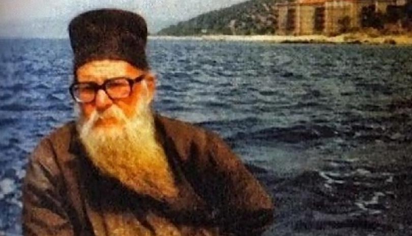 π. Αθανάσιος Γρηγοριάτης: Δυο γυναίκες στο Άγιον Όρος!!!