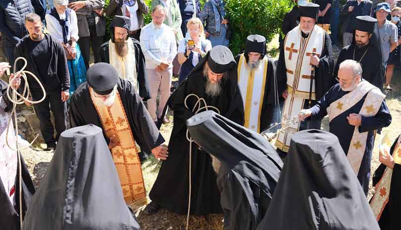 Η Εξόδιος Ακολουθία του Γέροντος Βίκτωρος Raïssi
