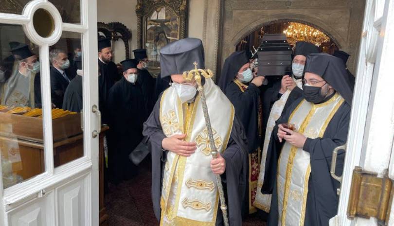 Η Εξόδιος Ακολουθία του μακαριστού Μητροπολίτου Συνάδων Διονυσίου