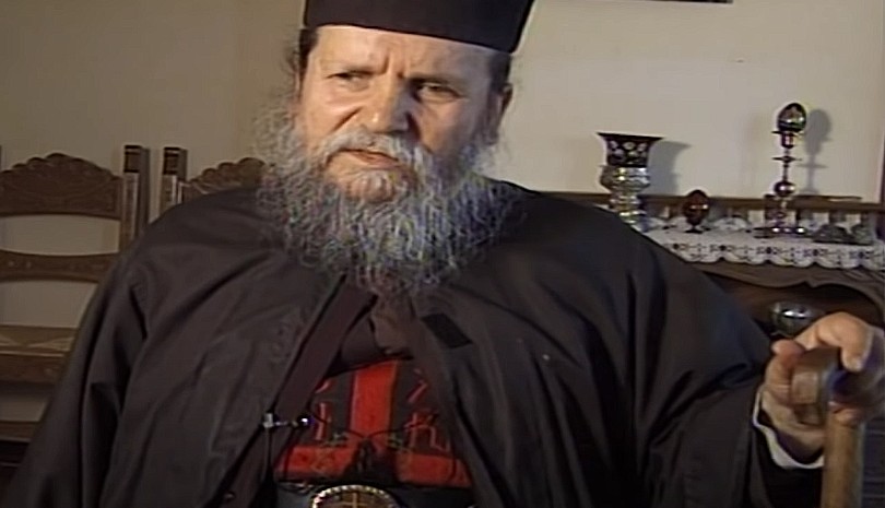 Μακαριστός γέροντας Χριστόδουλος για άγιο Πορφύριο: "Το σταύρωσε και κείνο πέταξε..."