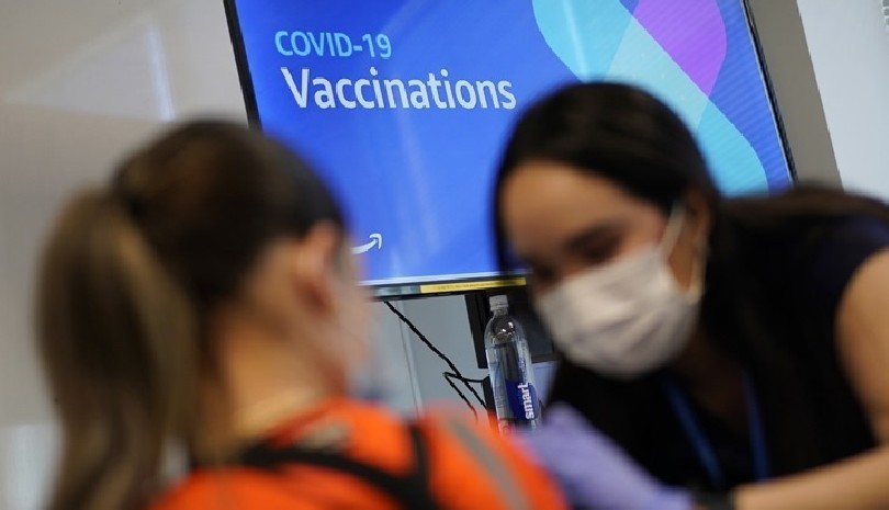CDC: Υψηλότερα του αναμενόμενου τα περιστατικά μυοκαρδίτιδας στους 16-24 ετών μετά τα mRNA εμβόλια