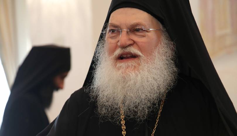 Γιατροί και νοσηλευτές αποχαιρέτησαν τον Γέροντα Εφραίμ με μεγάλη συγκίνηση