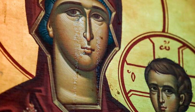 Δάκρυσε η Παναγία και έκλαψε με δάκρυα σαν διαμάντια