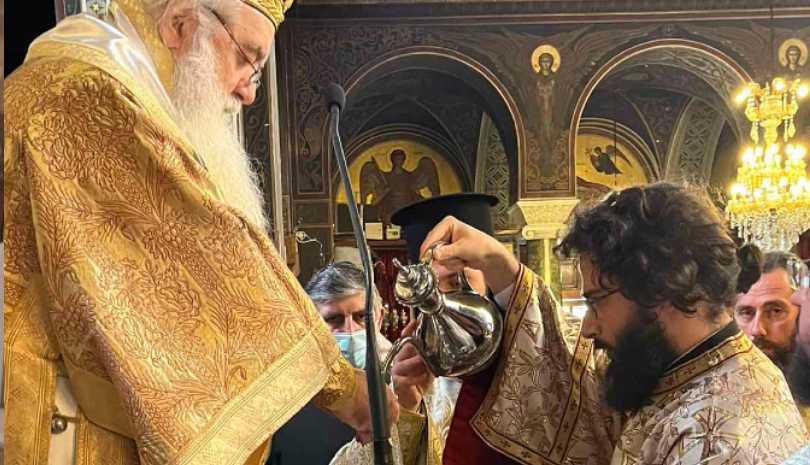 Χειροτονία διακόνου τέλεσε ο Μητροπολίτης Σάμου