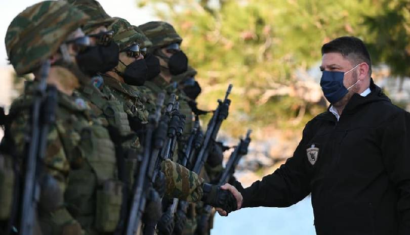 Οι Τούρκοι παρενόχλησαν το ελικόπτερο που μετέφερε τον υφυπουργό Εθνικής Άμυνας