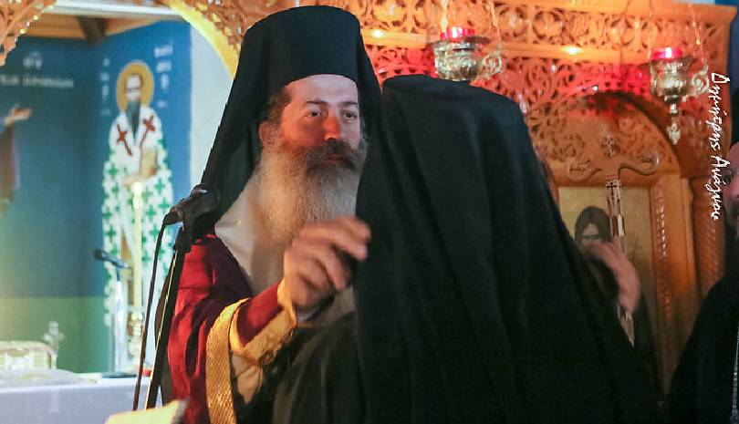 Κουρά μοναχού στη Μονή Αγίου Αθανασίου Περιβλέπτου Δυτικής Φθιώτιδος