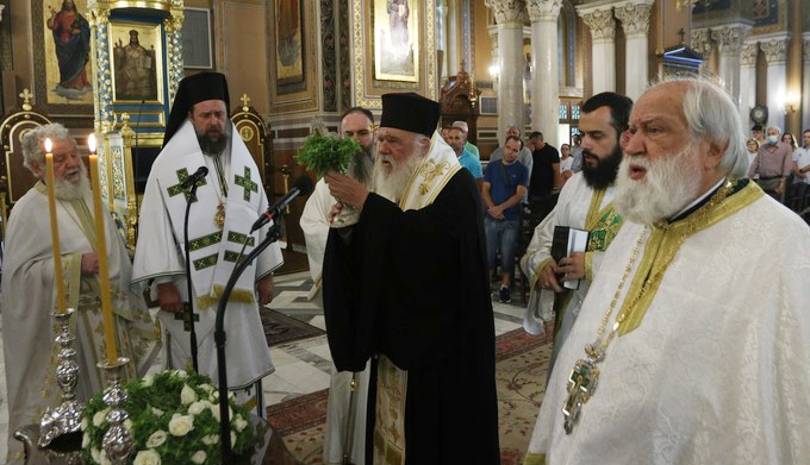 Η εορτή του Τιμίου Σταυρού στη Μητρόπολη Αθηνών (ΦΩΤΟ)