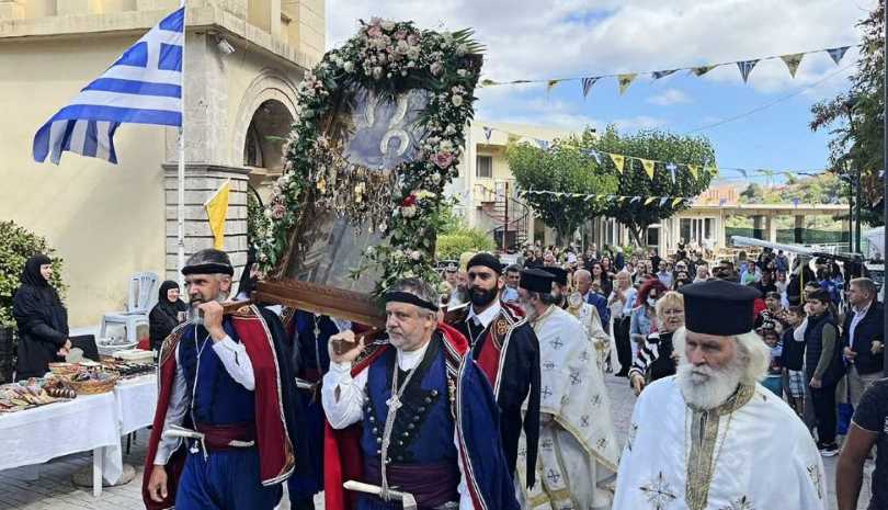 Χιλιάδες πιστοί προσκύνησαν την Παναγία Αντιφωνήτρια