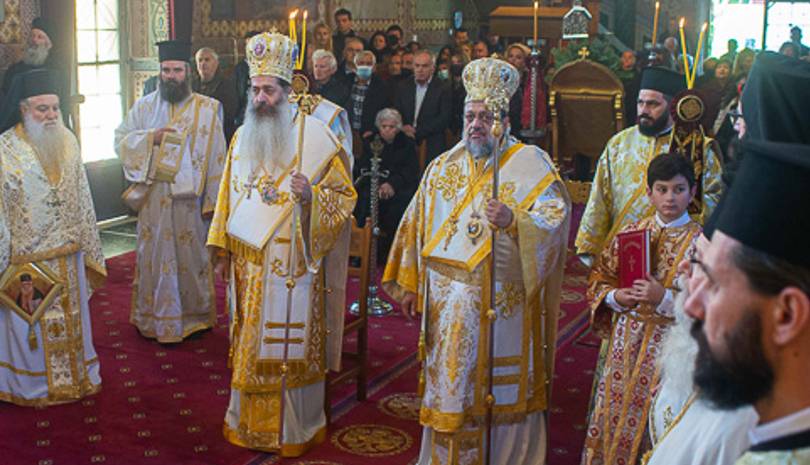 Με λαμπρότητα τα Θυρανοίξια της εκκλησίας του Αγίου Βησσαρίωνος στη Μητρόπολη Μεσσηνίας (ΦΩΤΟ)