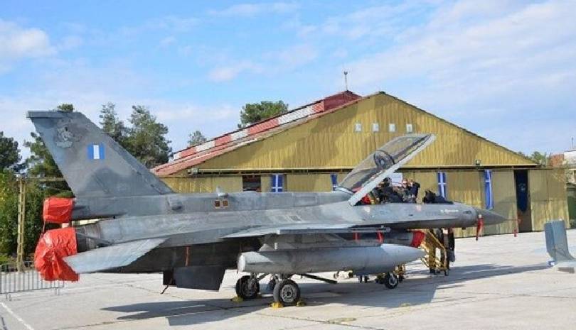 Ο Μητροπολίτης Λαρίσης στην 110 Πτέρυγα Μάχης