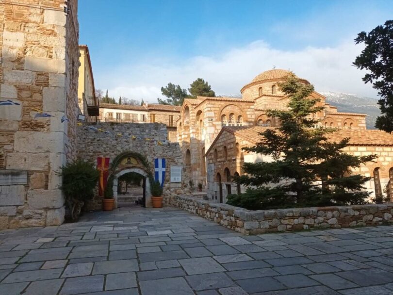 Η Ιερά Βυζαντινή Μονή του Οσίου Λουκά τίμησε τη μνήμη του Ιδρυτή και Προστάτη Της