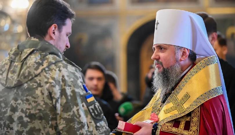 Κιέβου Επιφάνιος: Είμαστε ευγνώμονες σε όλους εσάς, τους νεότερους ήρωες πολεμιστές μας