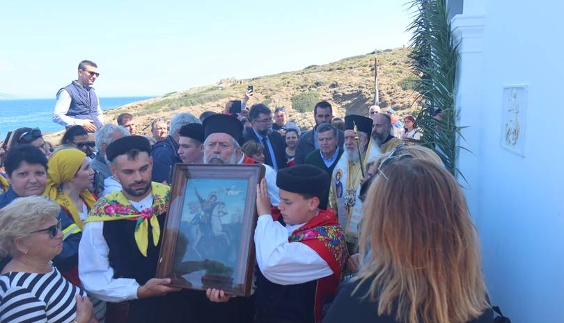 Μακρόνησος: Πλήθος πιστών εκκλησιάστηκε σήμερα στον Ιερό Ναό του Αγίου Γεωργίου