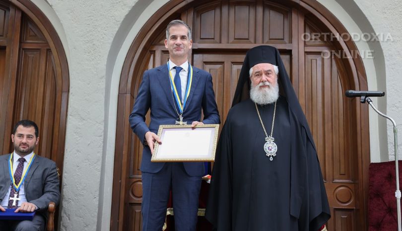 Απόδοση τιμής από την Μητρόπολη Φωκίδος στον Περιφερειάρχη Στ. Ελλάδος και στον Δήμαρχο Αθηναίων