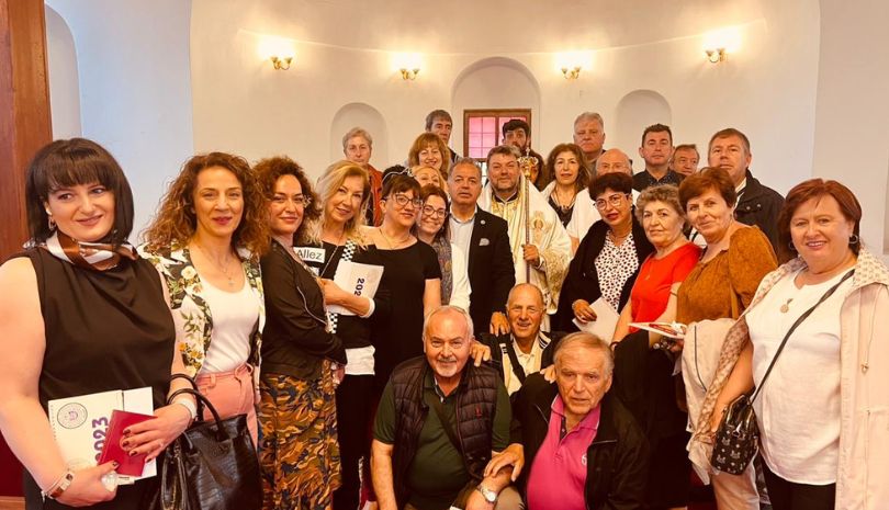 Με λαμπρότητα η Κυριακή της Πεντηκοστής στην Προύσα