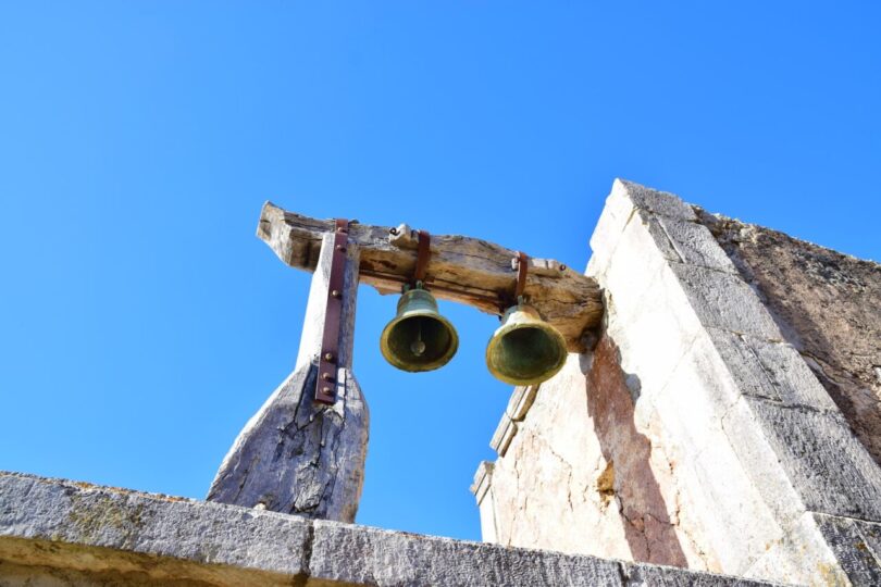 Εκκλησία καμπάνα