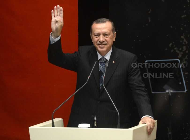 Το πόσο και πώς θα… περπατήσει η “νέα εποχή” στα ελληνοτουρκικά, αυτό θα φανεί στην πράξη. Προφανώς και η εξομάλυνση των σχέσεων, εάν γίνει αλά τούρκα και ξεχαστεί η Κύπρος στο ράφι, θα έχει τη γνωστή τραγική εξέλιξη.