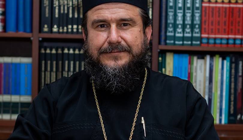 Μητρόπολη Ρεθύμνης και Αυλοποτάμου: Την καθαίρεση του κληρικού της Εμμανουήλ Σαρρή ανακοινώνει η Μητρόπολη Ρεθύμνης και Αυλοποτάμου, και την επαναφορά του στις τάξεις των λαϊκών.