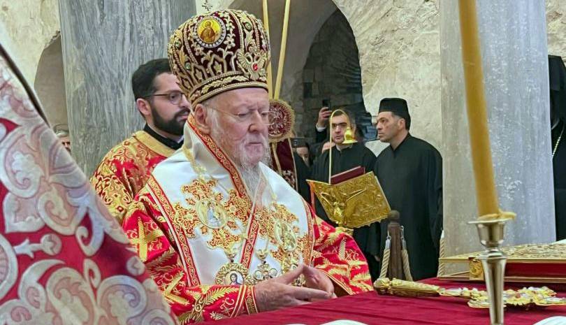 Πατριαρχική Θεία Λειτουργία στη Βασιλική του Αγίου Νικολάου στα Μύρα της Λυκίας