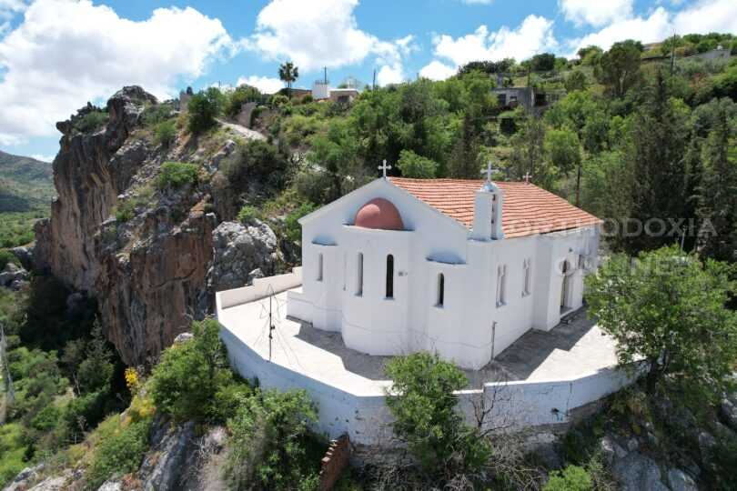 ΦΩΝΗ ΚΥΡΙΟΥ: «ΧΡΙΣΤΟΣ ΓΕΝΝΑΤΑΙ, ΔΟΞΑΣΑΤΕ»