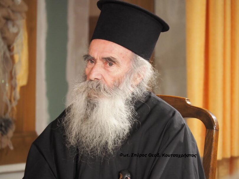 Ας προσευχηθούμε, για όλη την Αγιοταφική Αδελφότητα και τον π. Ιουστίνο , ώστε να ξεπεράσει και αυτήν την μεγάλη δοκιμασία.