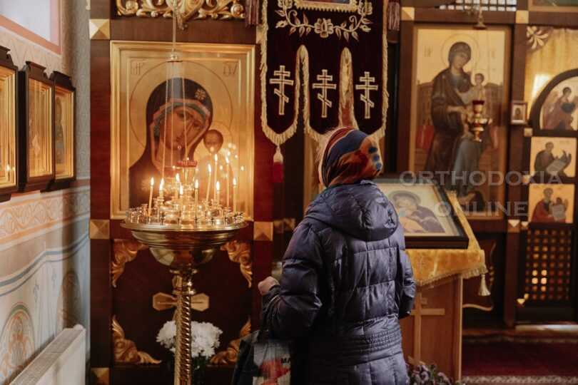 Zoύμε στην εποχή που αν κάνεις τον Σταυρό σου είσαι ταλιμπάν και μεσαιωνικός