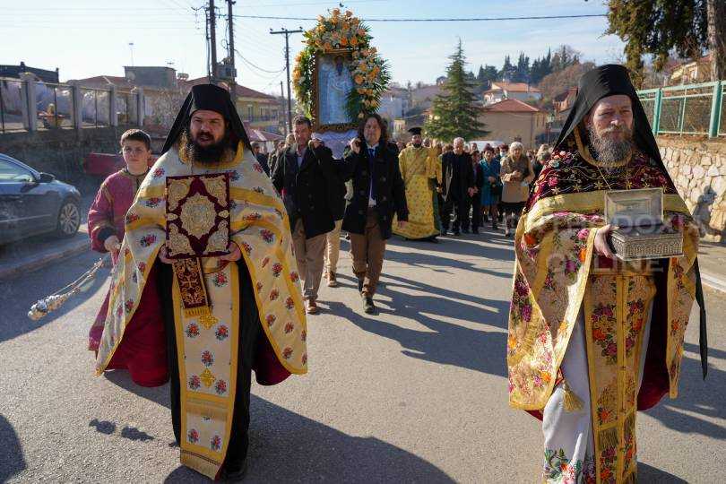Μητρόπολη Ιερισσού: Λιτανεία της Εικόνας και του Ιερού Λειψάνου του Αγίου Βασιλείου