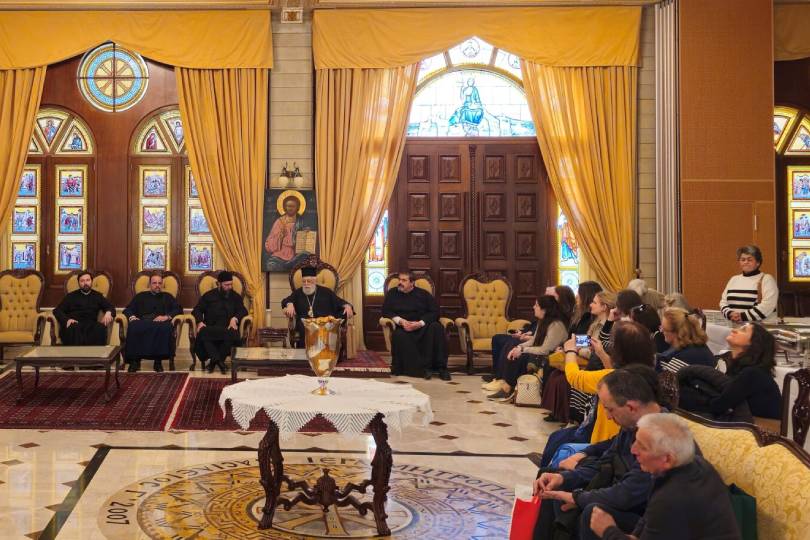 Ο Μητροπολίτης Αυστρίας με όμιλο προσκυνητών στο Παραλίμνι