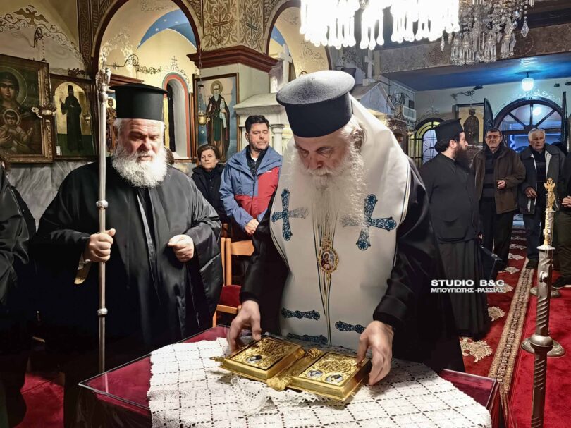 Λείψανο του Αγίου Εφραίμ του Κατουνακιώτη στον Ιερό Ναό Θεομάνας Νέας Κίου
