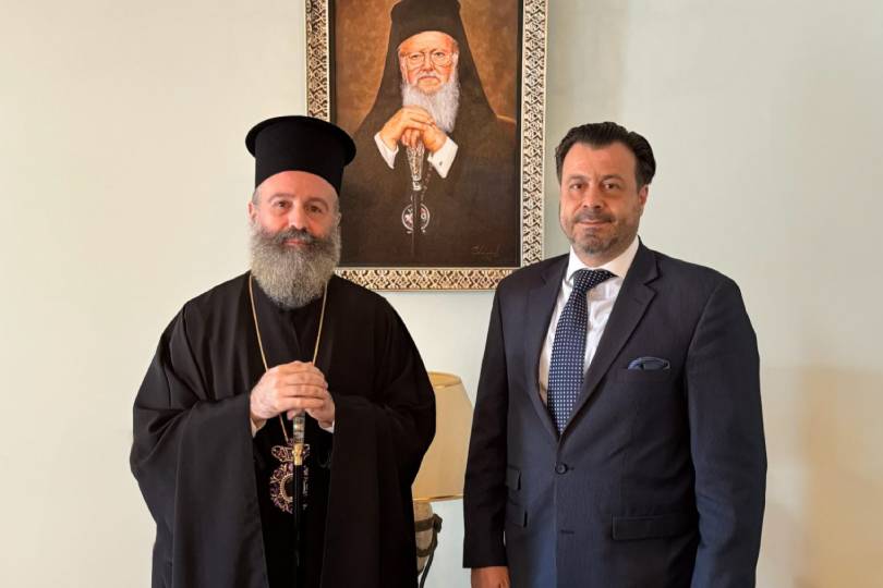 Συνάντηση του Αυστραλίας Μακαρίου με τον Γεν. Πρόξενο της Ελλάδος στη Μελβούρνη