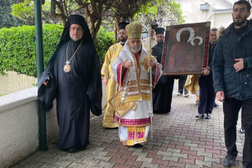 Η λιτάνευσις της Ιεράς Εικόνος της Παναγίας των Βλαχερνών