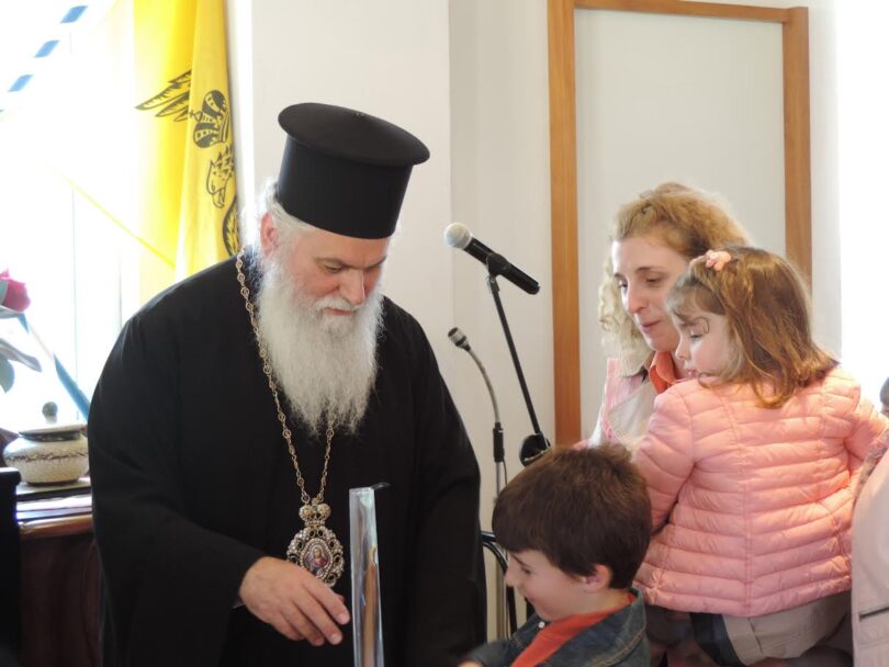 Ο Μητροπολίτης Καλαβρύτων Ιερώνυμος κοντά στους Ιερόπαιδες