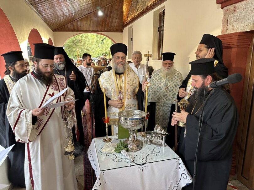 Ιερό λείψανο του Οσίου Γεωργίου Καρσλίδη στην Αγία Κυριακή Τρικάλων