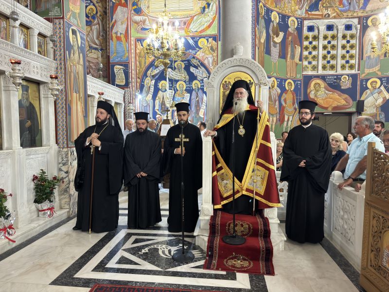 Νάξος: Η Λιτανεία της Ιεράς Εικόνος του Αγίου Νικοδήμου στο Γλυνάδο