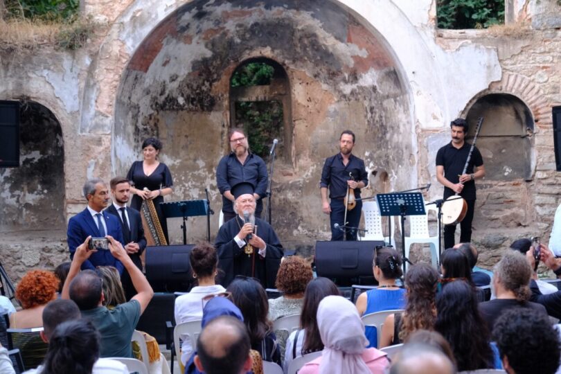 Ρωμηοί συνθέτες στην Παναγία Παραμυθία Βλαχσαράϊ παρουσία του Πατριάρχου