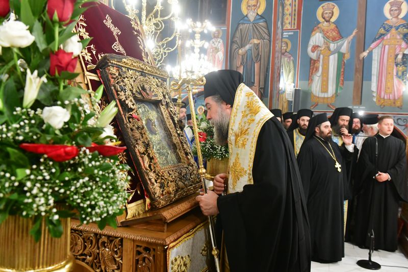 Οι Σέρρες υποδέχτηκαν την ιερά εικόνα της Παναγίας «Χοζοβιωτίσσης»