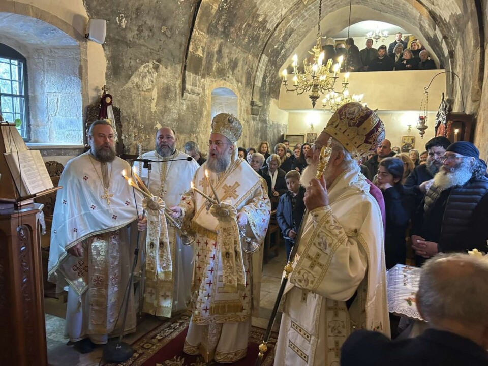 Τρισάγιο για τον μακαριστό Αρχιεπίσκοπο Αλβανίαςστις Αγιές Παρασκιές Πεδιάδος