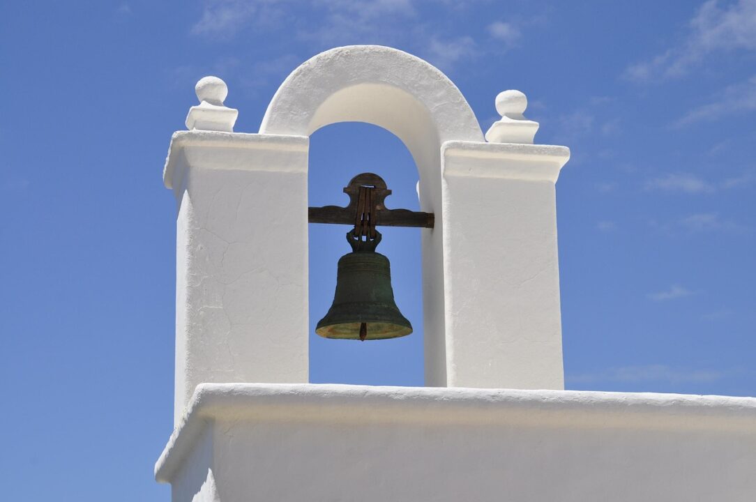 Εκκλησία καμπάνα